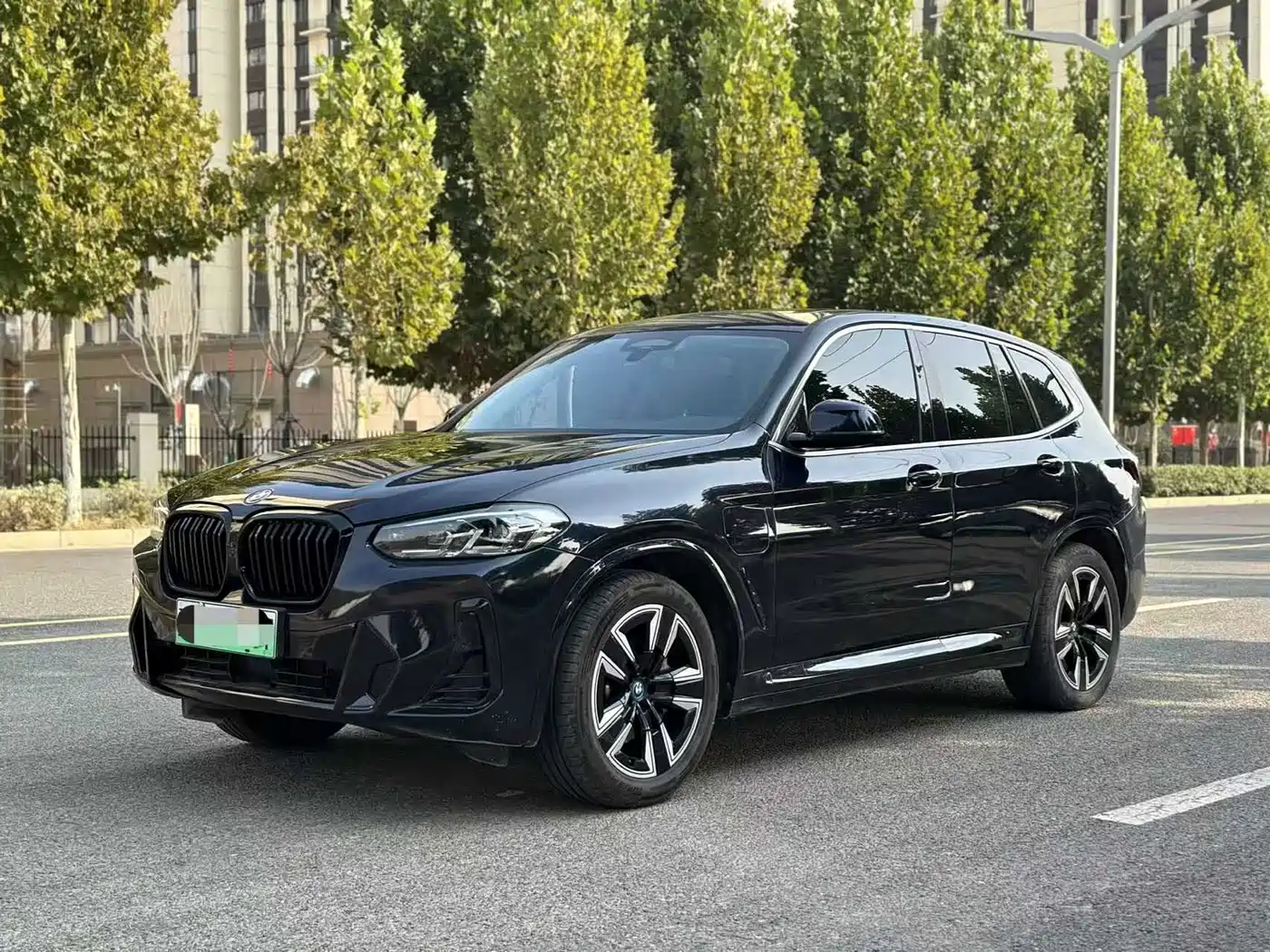 BMW iX3 2025