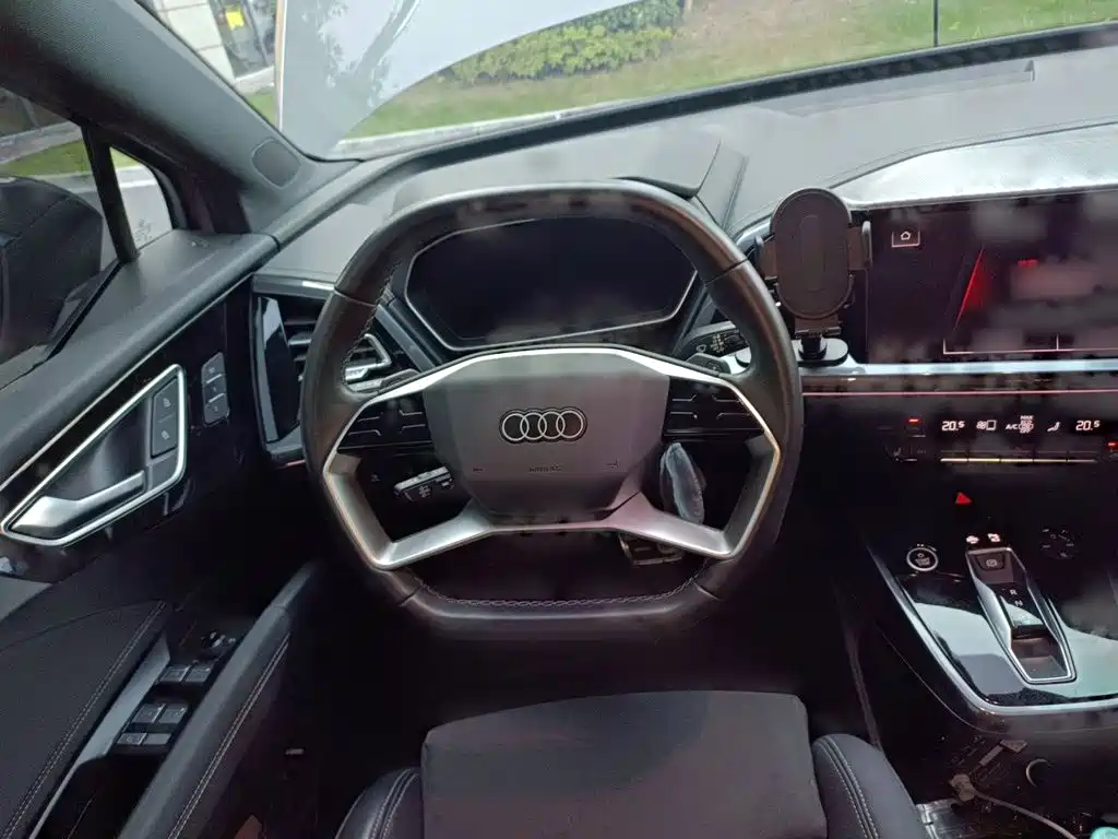Audi Q4 e-tron 2023