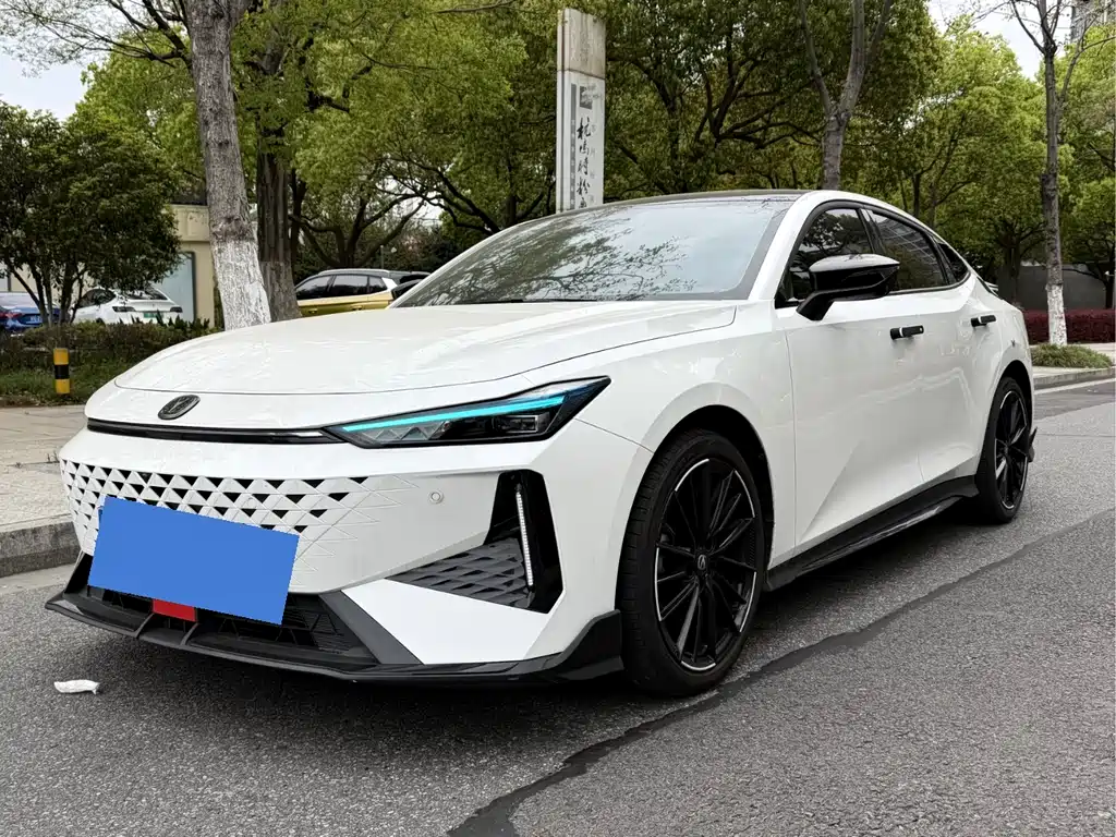 Changan UNI-V 2024