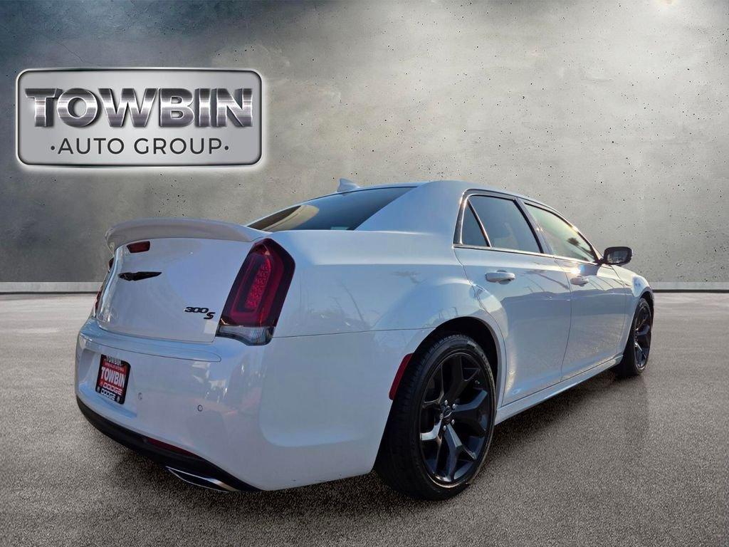 Chrysler 300 2023