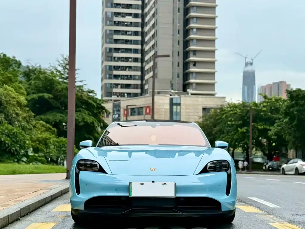 Porsche Taycan 2021