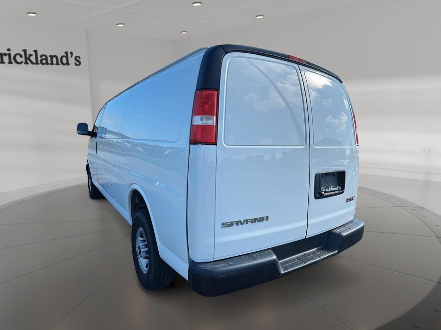 GMC Savana 2023