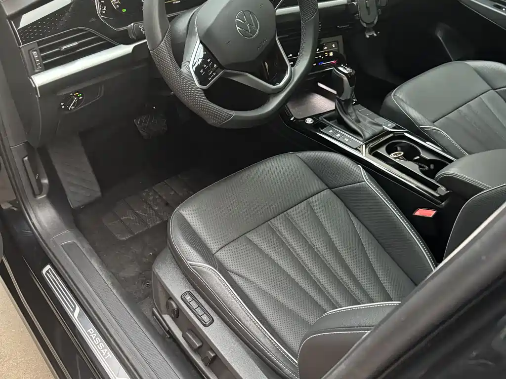 Volkswagen Passat 2024
