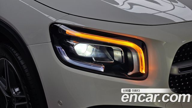 Mercedes-Benz GLB 2021