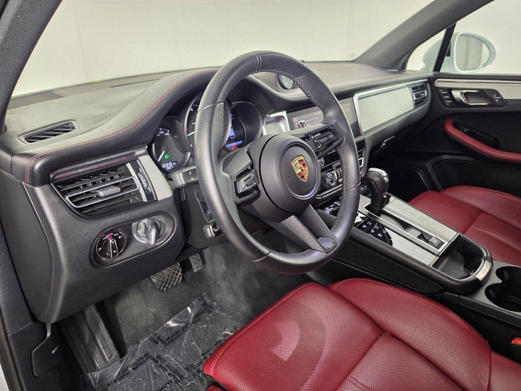 Porsche Macan 2025
