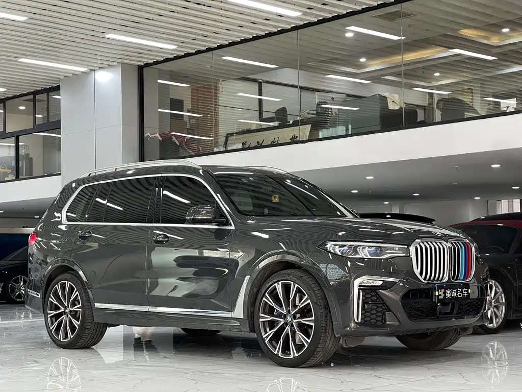 BMW X7 2021
