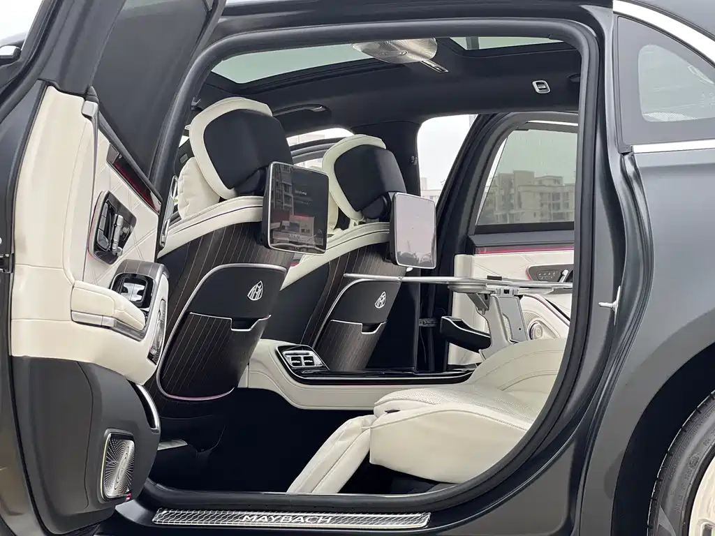 Mercedes-Benz Maybach S-Класс 2023
