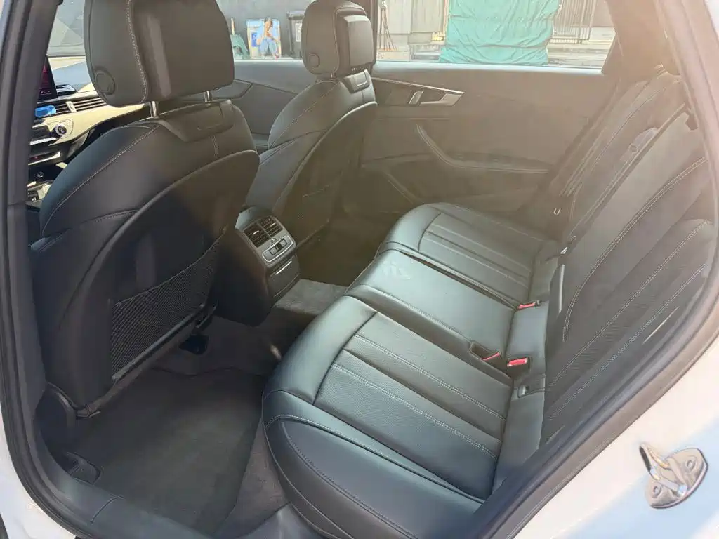 Audi A4 2025