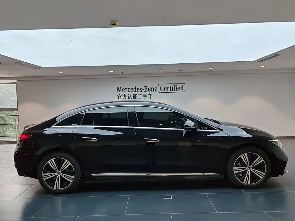 Mercedes-Benz EQE 2025