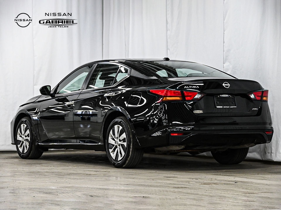 Nissan Altima 2023