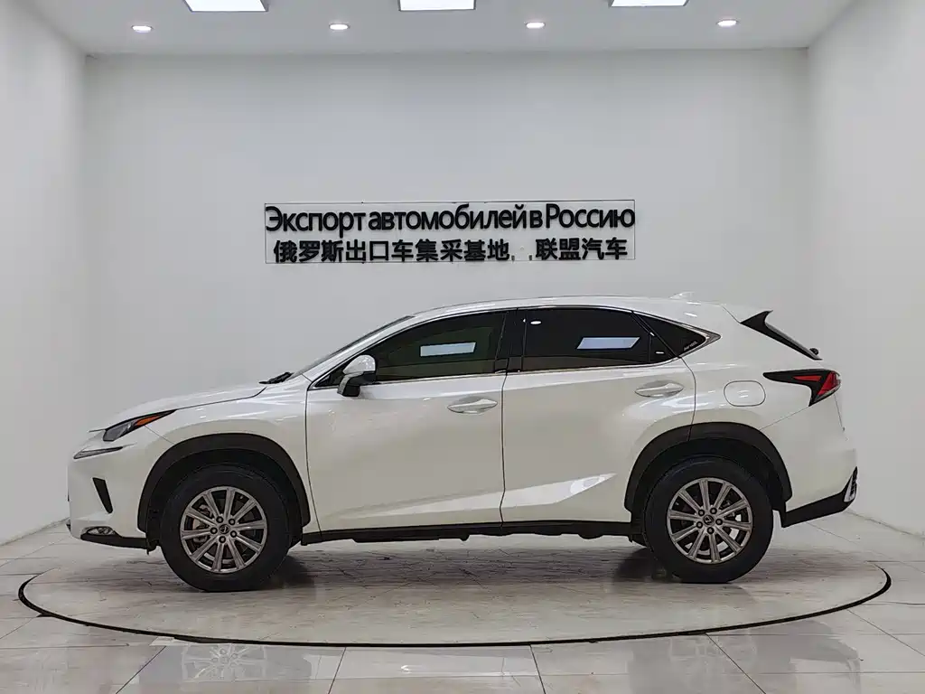 Lexus NX 2021