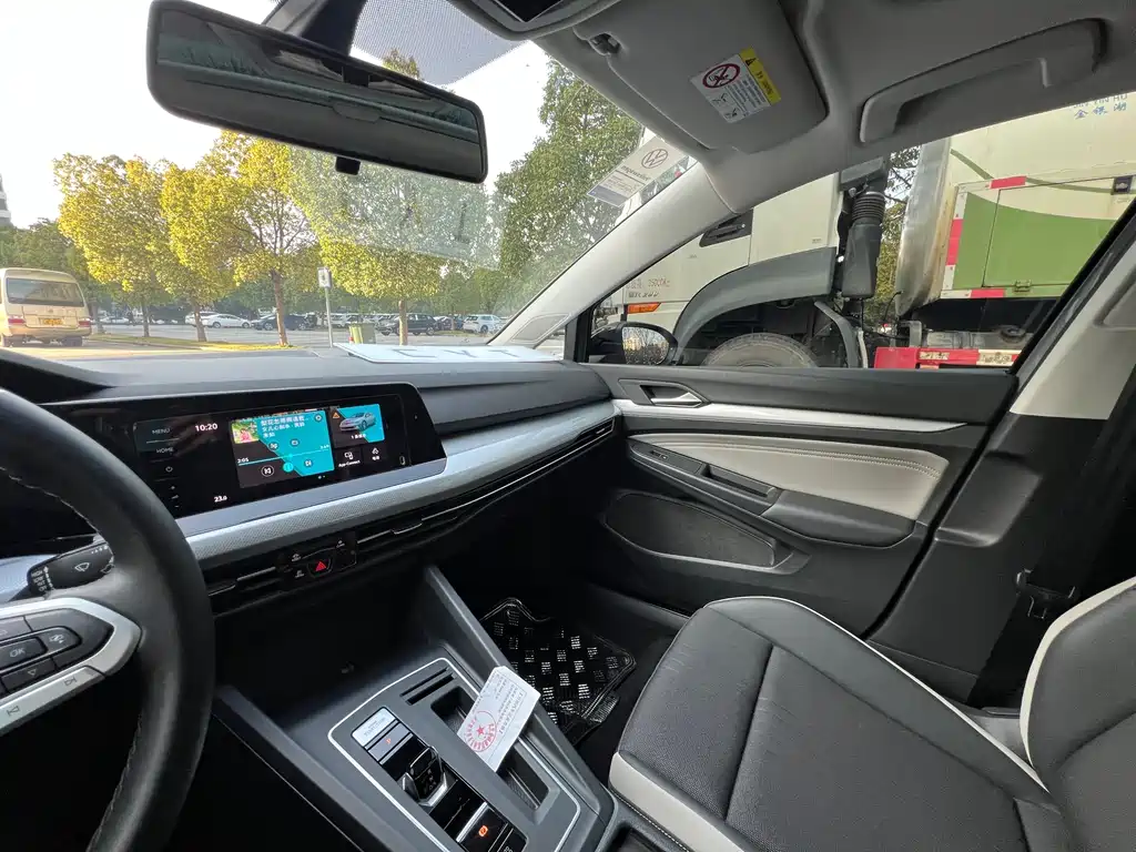 Volkswagen Golf 2023