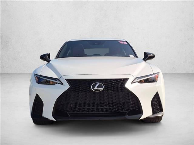 Lexus IS 2025