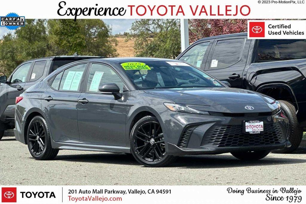 Toyota Camry 2025