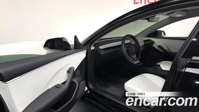 Tesla Model 3 2024
