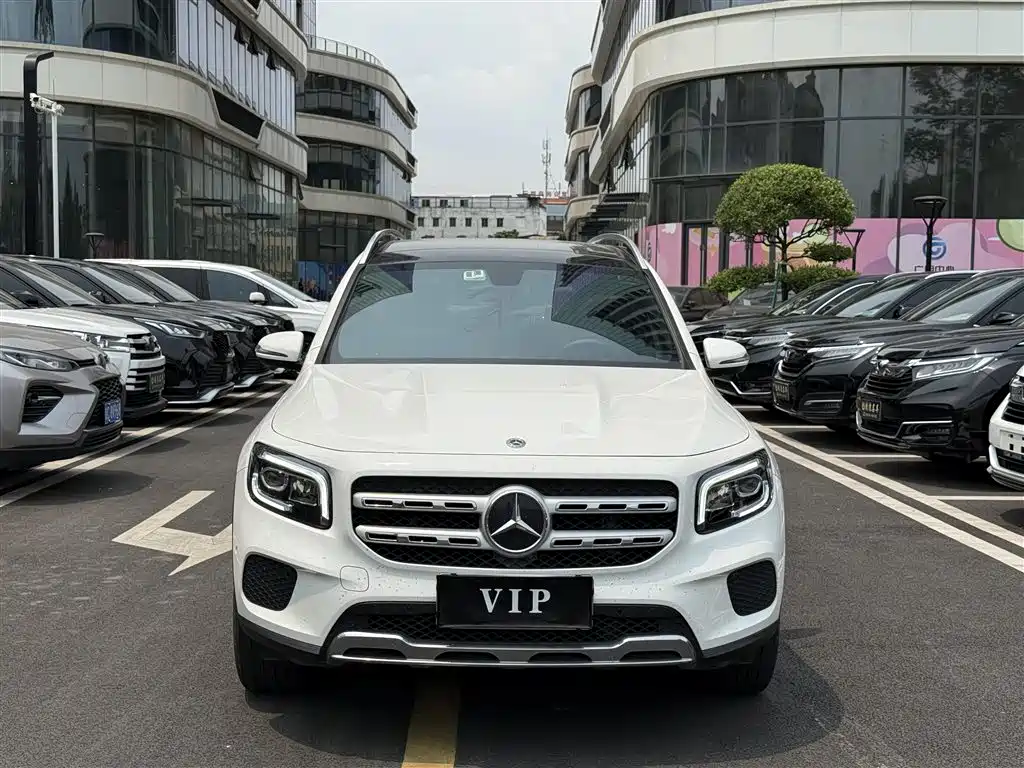 Mercedes-Benz GLB 2023