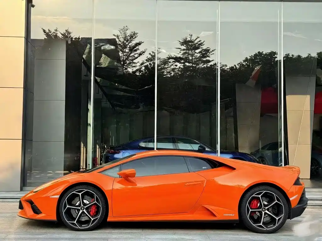 Lamborghini Huracán 2021