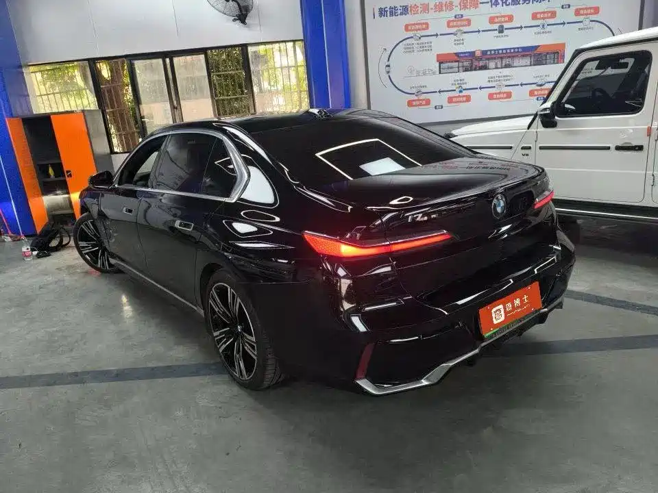 BMW i7 2024