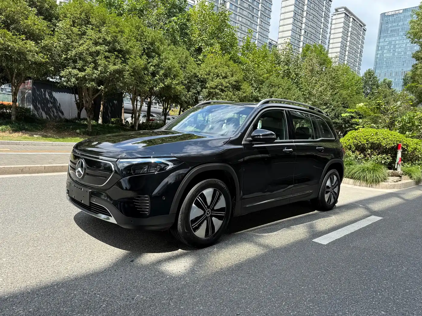 Mercedes-Benz EQB 2024