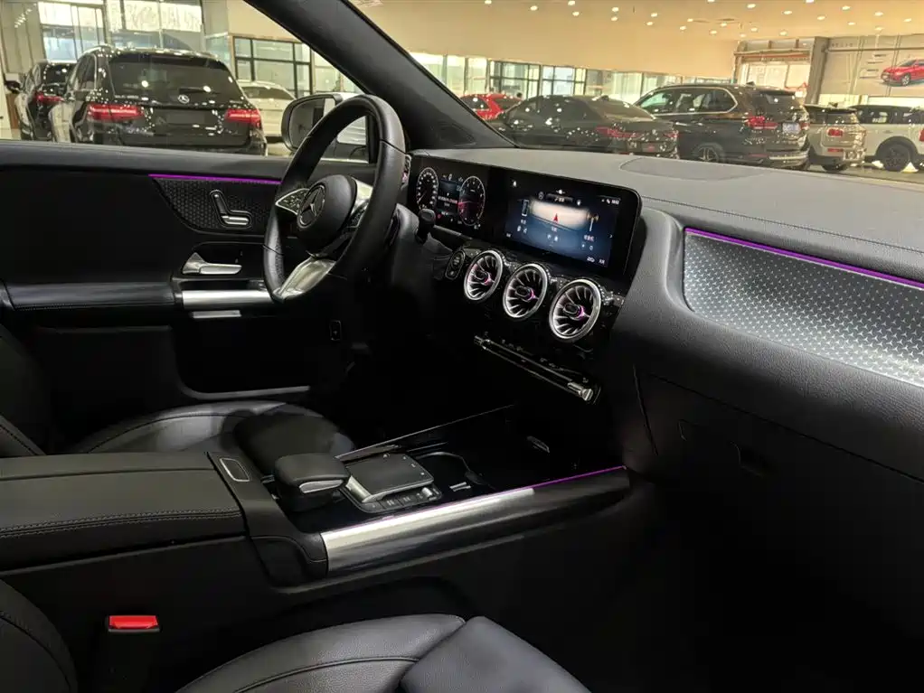 Mercedes-Benz GLA 2024