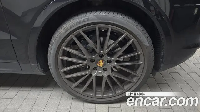 Porsche Cayenne 2021