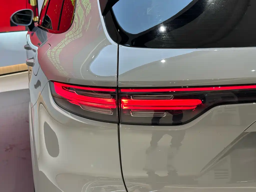 Porsche Cayenne 2021