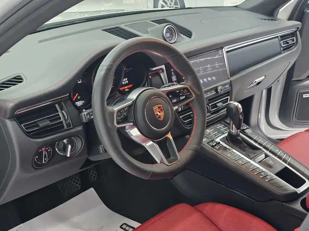 Porsche Macan 2020