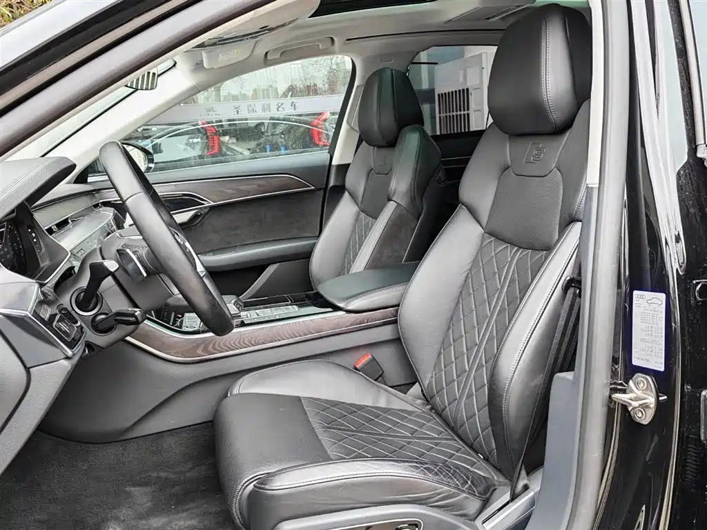 Audi A8 2021