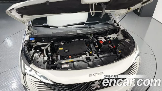 Peugeot 5008 2021