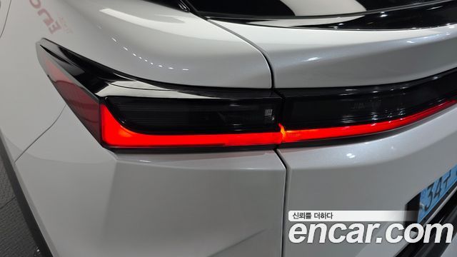 Lexus RZ 2023