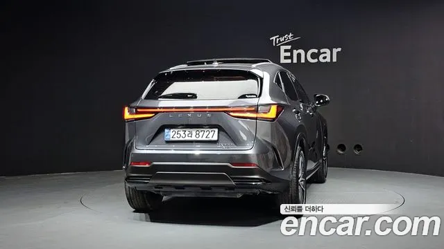 Lexus NX 2024
