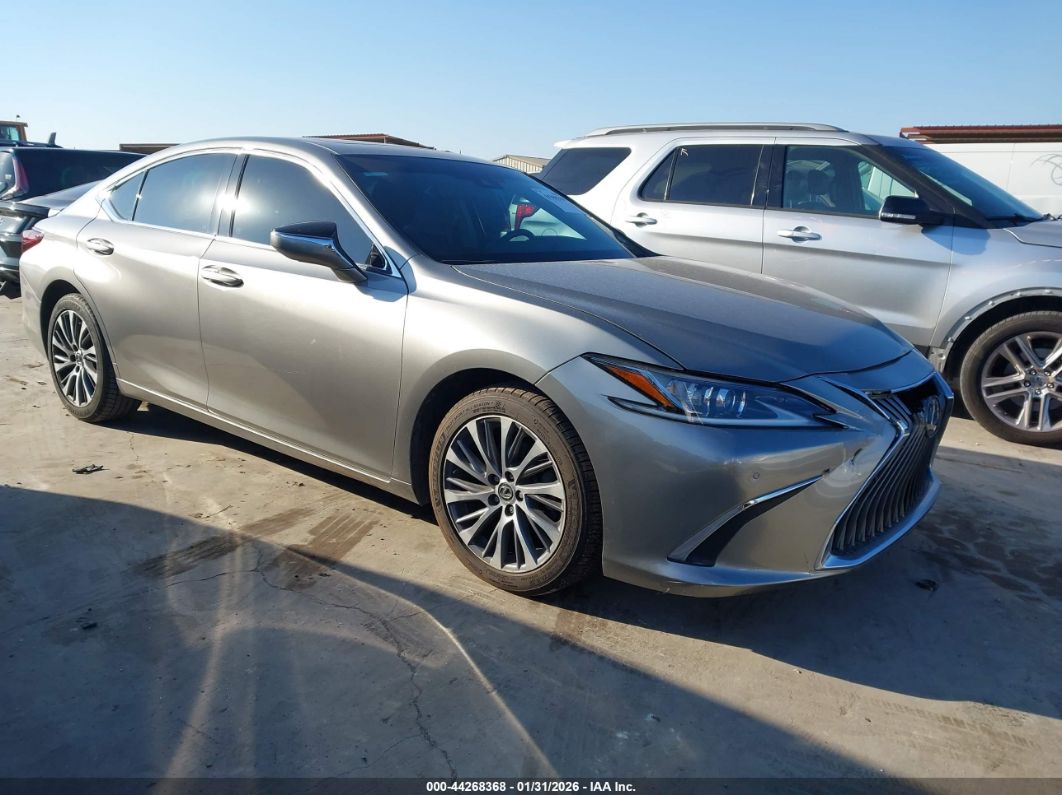 Lexus ES 2021