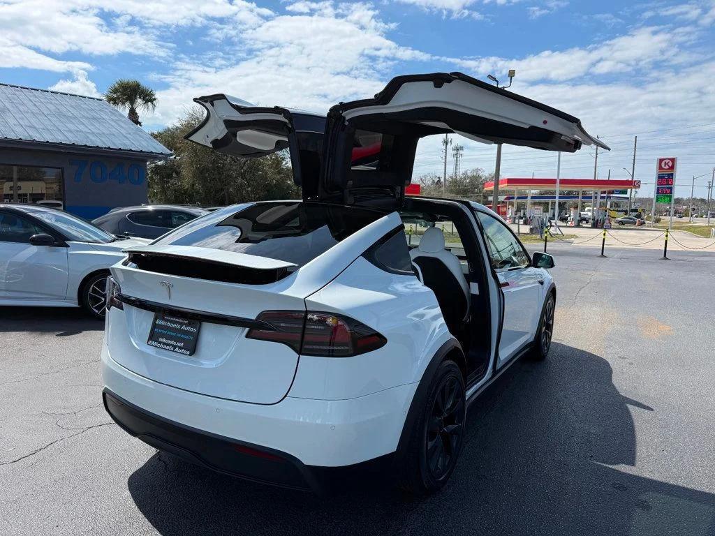 Tesla Model X 2022