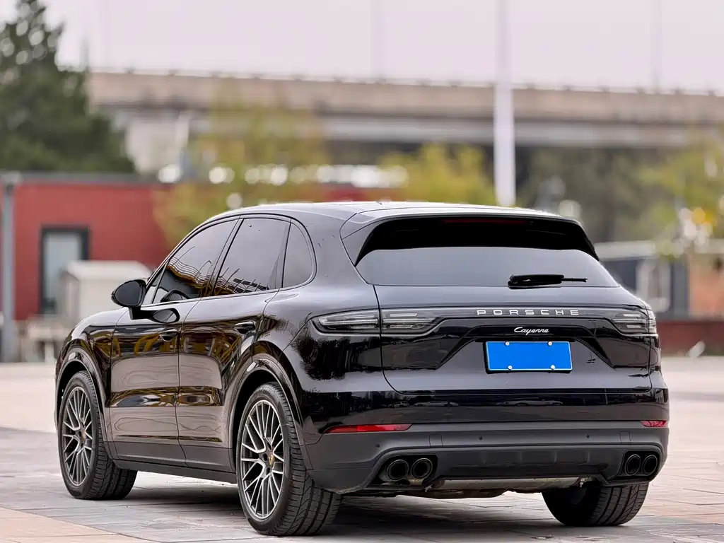 Porsche Cayenne 2022