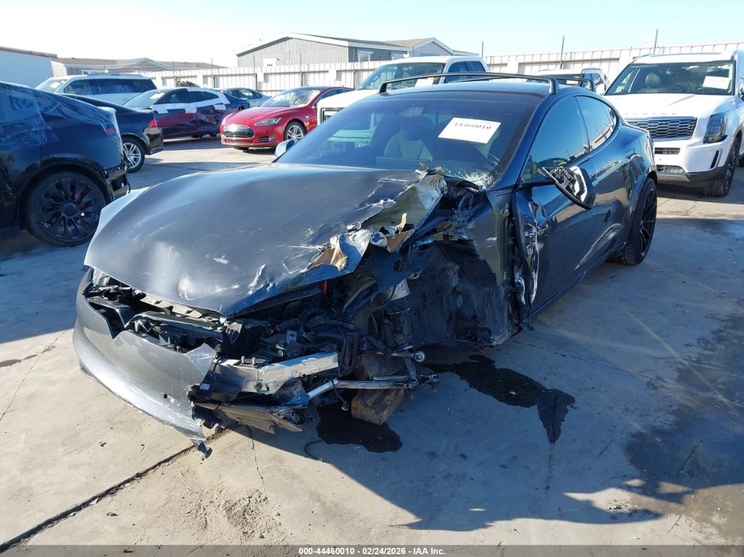 Tesla Model S 2021