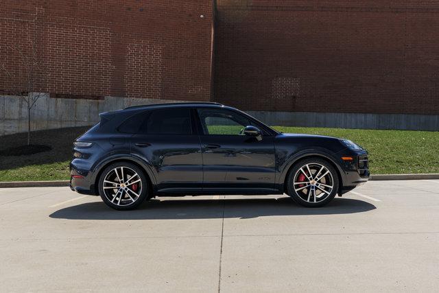Porsche Cayenne 2025