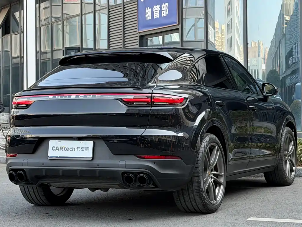 Porsche Cayenne 2021