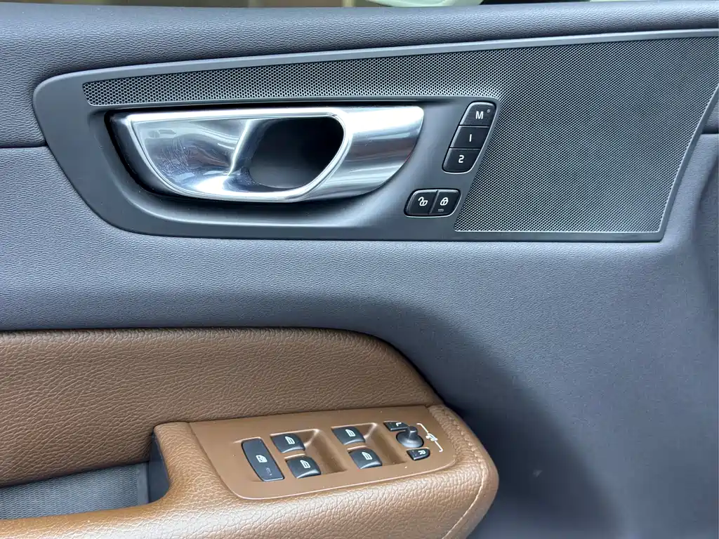 Volvo XC60 2021