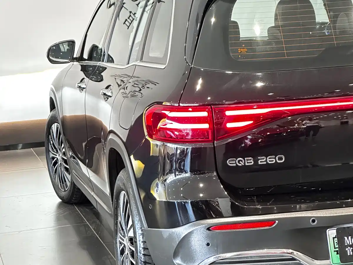 Mercedes-Benz EQB 2024
