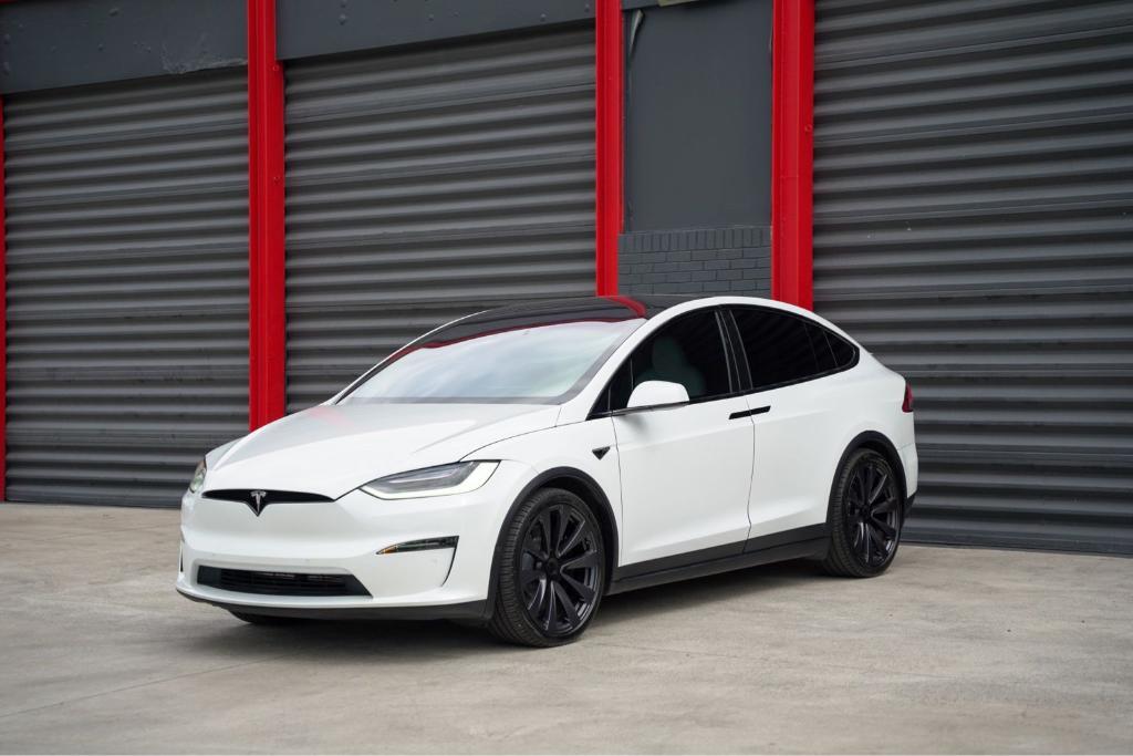 Tesla Model X 2022