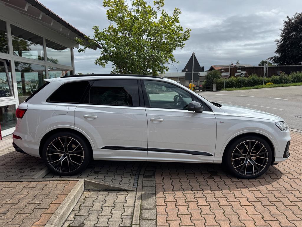 Audi Q7 2021