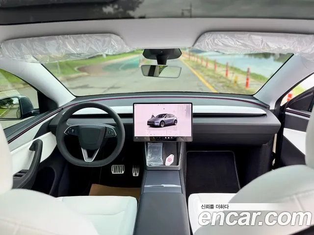 Tesla Model Y 2025