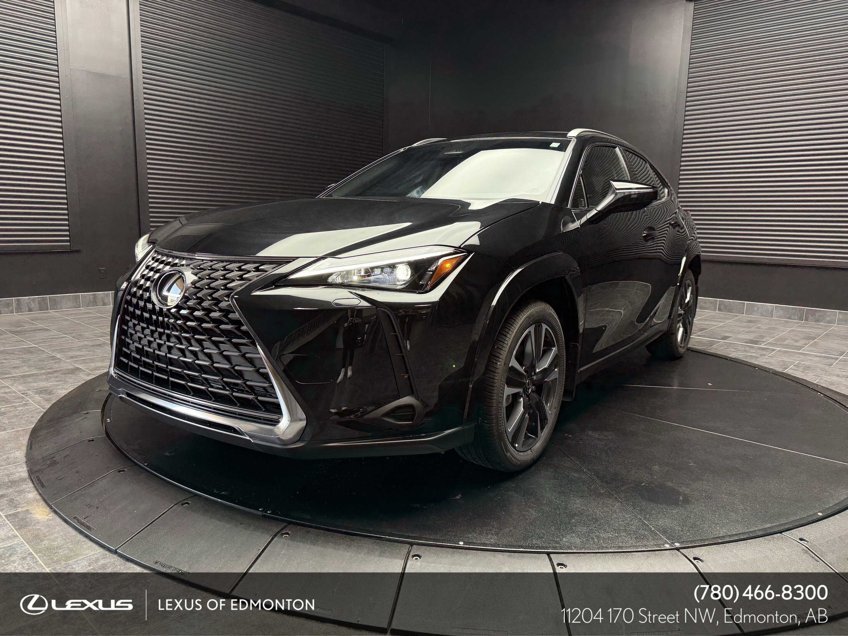 Lexus UX 2025
