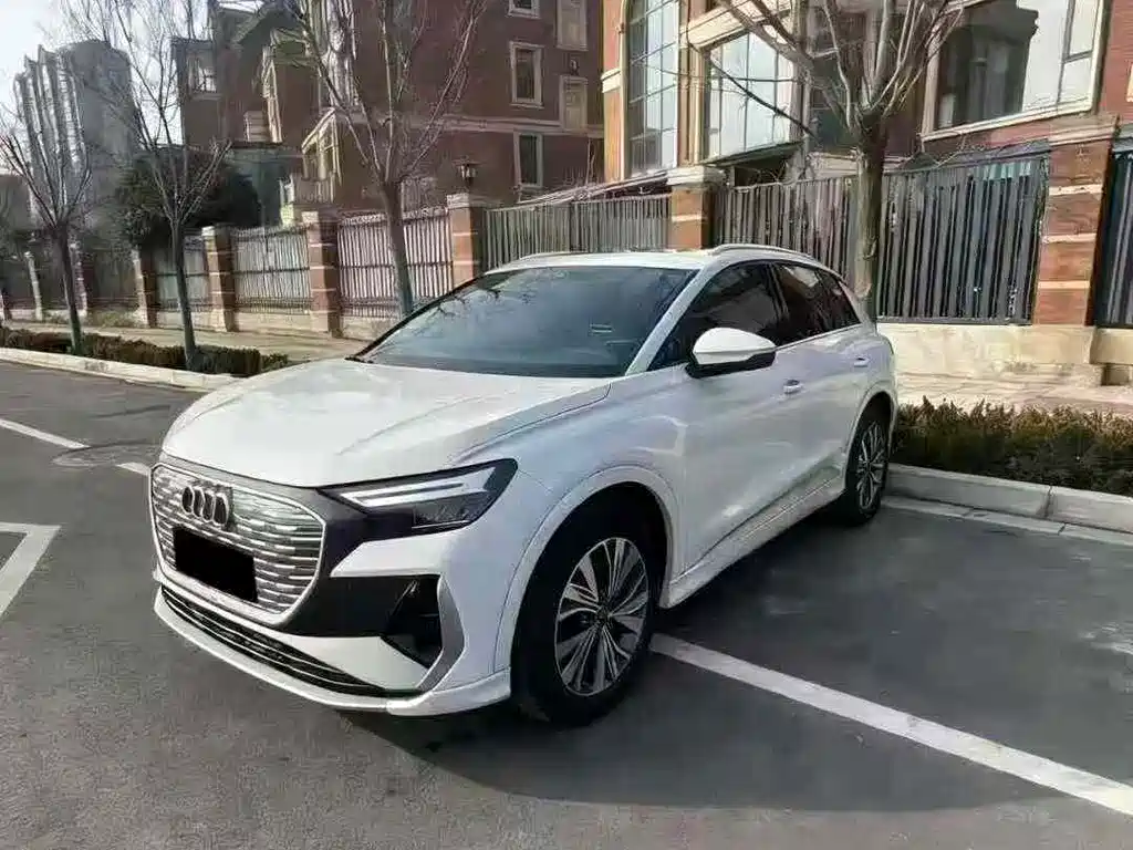 Audi Q4 e-tron 2024