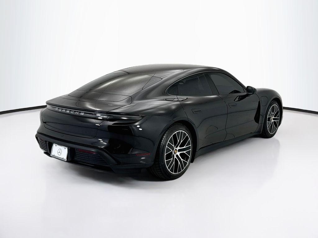 Porsche Taycan 2022