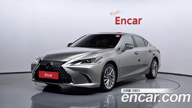 Lexus ES 2023