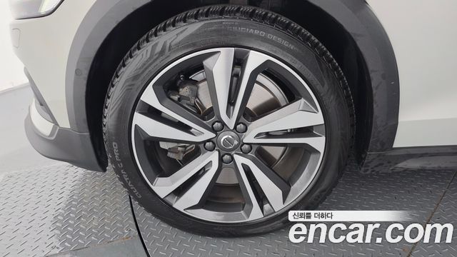 Volvo V60 2021
