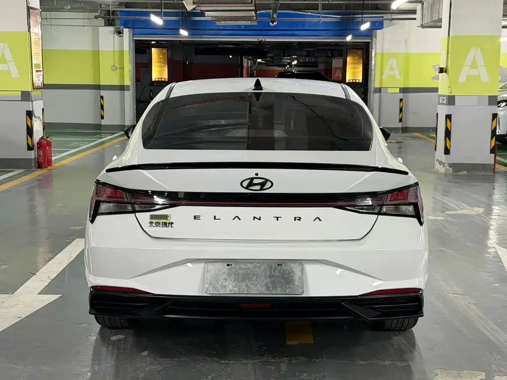 Hyundai Elantra 2023