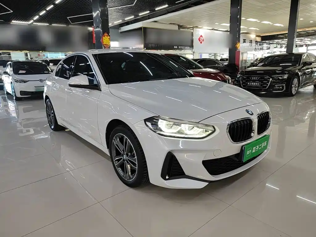 BMW 1 серии 2021
