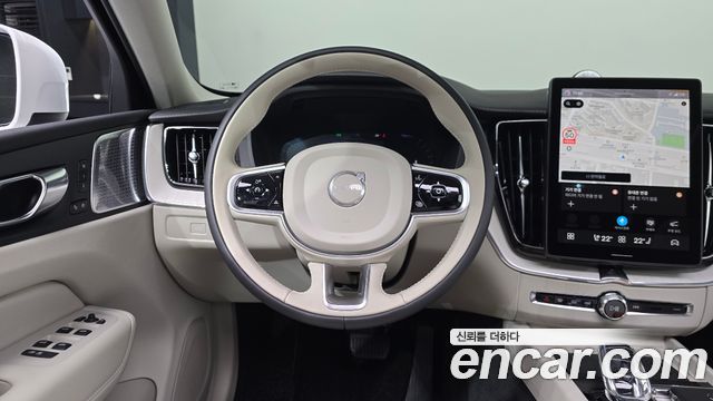 Volvo XC60 2025